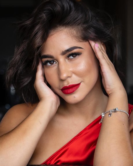 オンリーファンズの動画 セクシー裸 画像