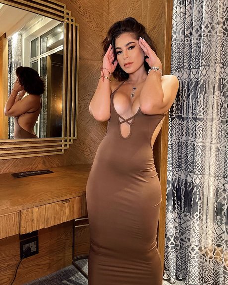 Nadia Jaftha 素敵なモデル 写真