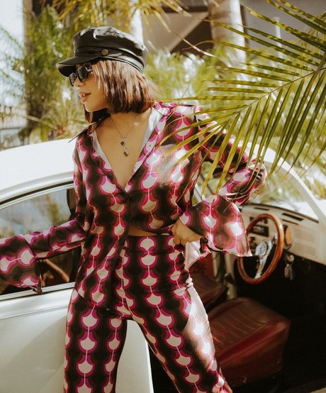 黒檀の指入れオンリーファンズ ポルノ 写真