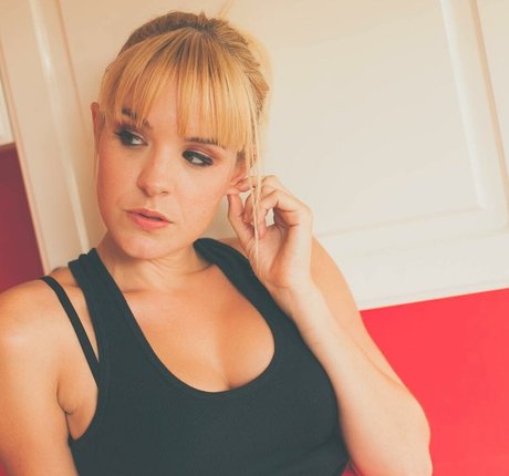 Brea Grant エロティックなスター 画像