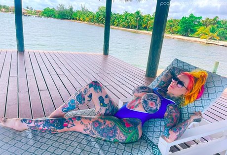 金髪のホットな妻オンリーファンズ 可愛い 写真