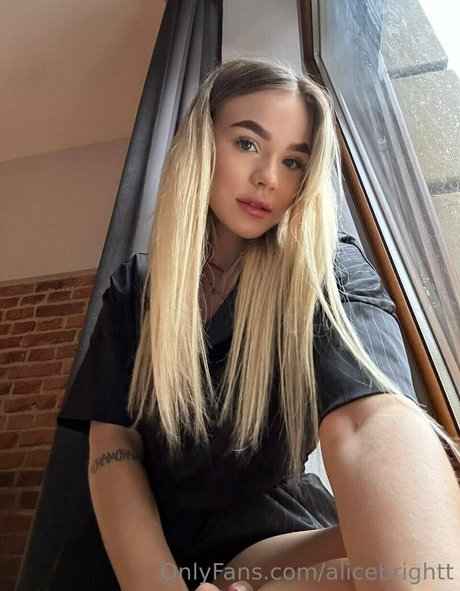 カムフィートオンリーファンズ 無料 写真