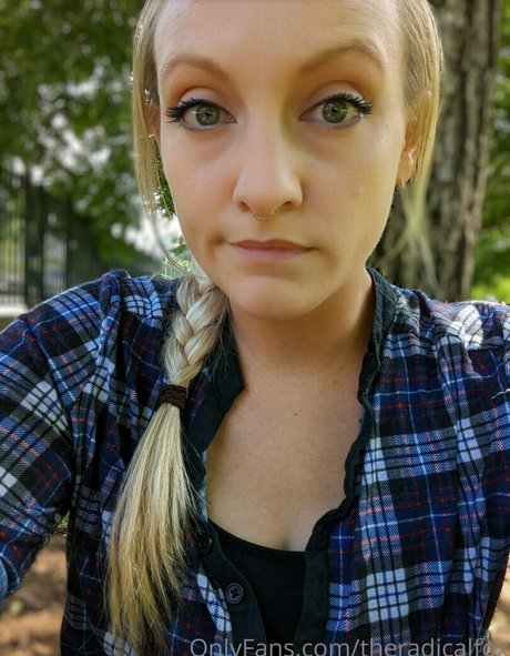 theradicalfox エロティックなスター ギャラリー