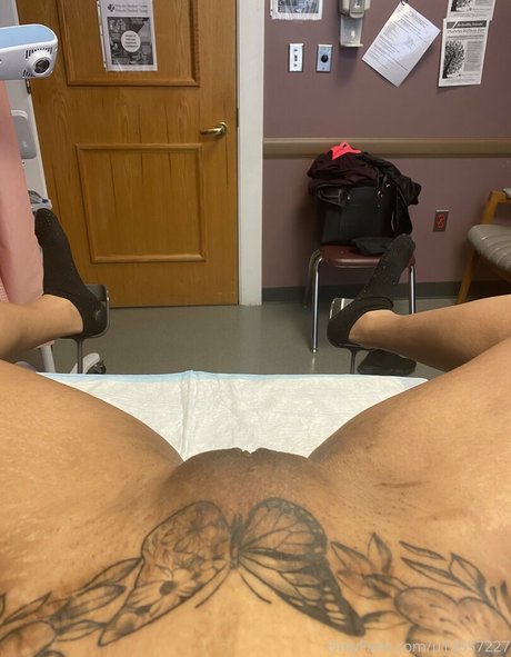 LGBTオンリーファン ポルノグラフィック 画像