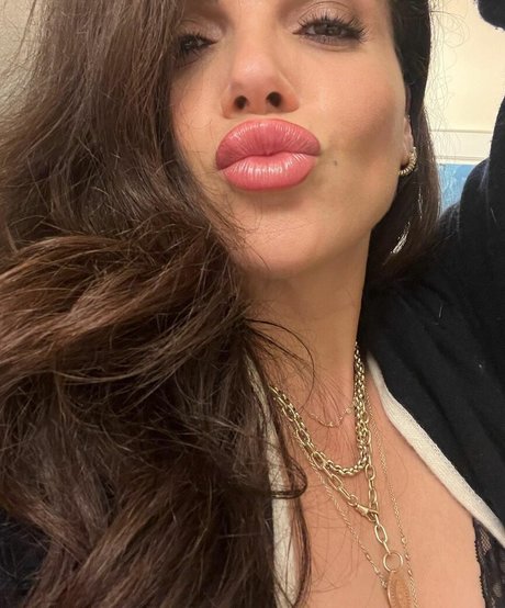 Lana Parilla トップスター 写真