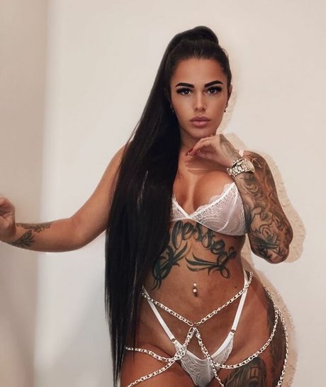 JOI オンリーファンズ ポルノグラフィック 画像