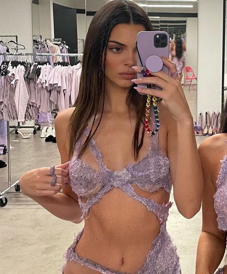 ジャークオンリーファンズ ポルノ ギャラリー