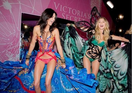 巨乳熟女オンリーファンズ 美しいポルノ 写真