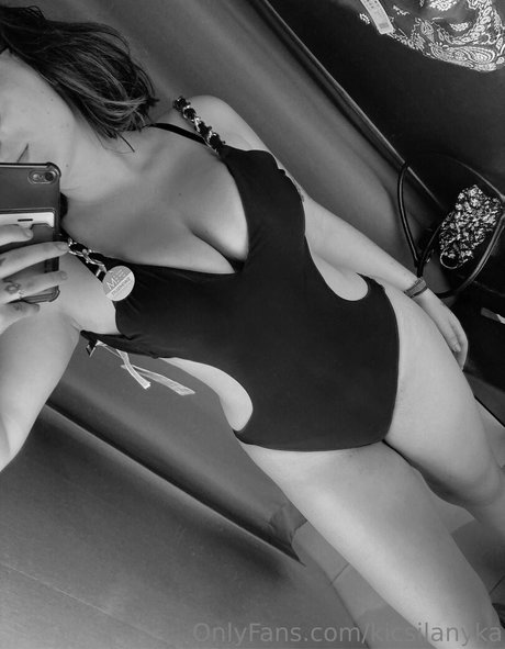 セクシーなブルネットのオンリーファンズ 可愛い アーカイブ