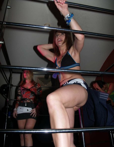 曲線美のブロンドオンリーファンズ エロ ギャラリー