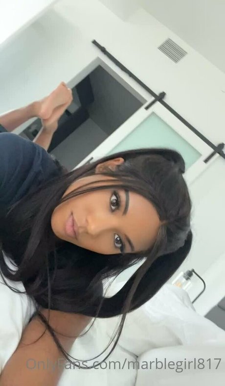 Sophievanmeter ポルノスター アート 画像