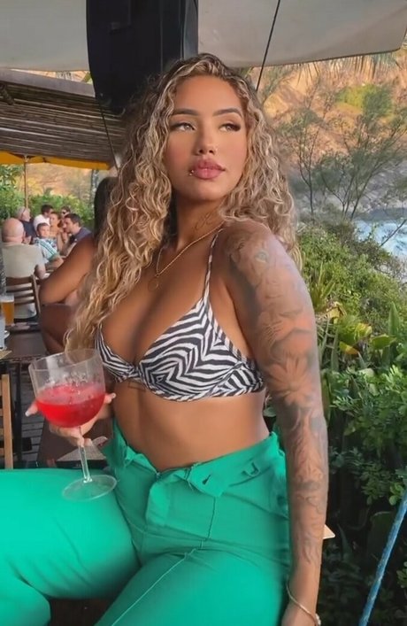 巨乳アマチュアオンリーファンズ ポルノ 写真