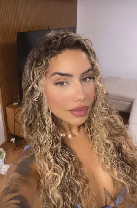 巨乳ストリップオンリーファンズ セクシー裸 アーカイブ