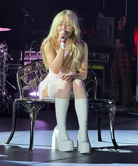 柔軟なティーンオンリーファン セクシーヌード 写真