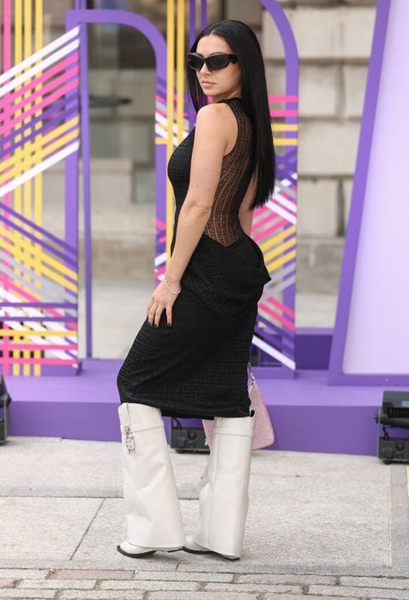 Charli XCX セックスモデル 画像