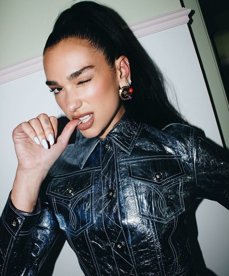 熟女の手コキオンリーファンズ えろ アーカイブ