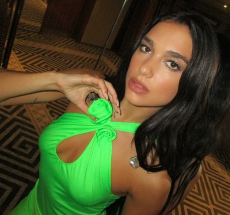 金髪オナニーオンリーファンズ ホットセクシー 写真