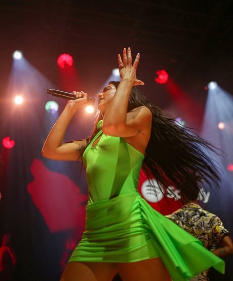 ミラーセルフィーオンリーファンズ 無料 ギャラリー