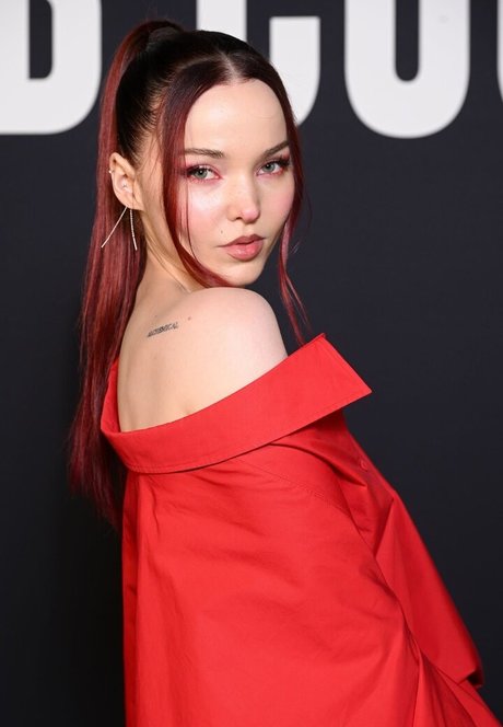 Dove Cameron 可愛い女優 写真