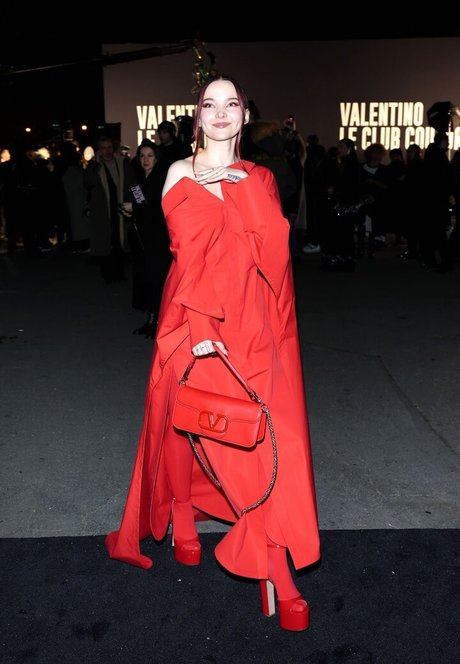 Dove Cameron 最高のスター アーカイブ