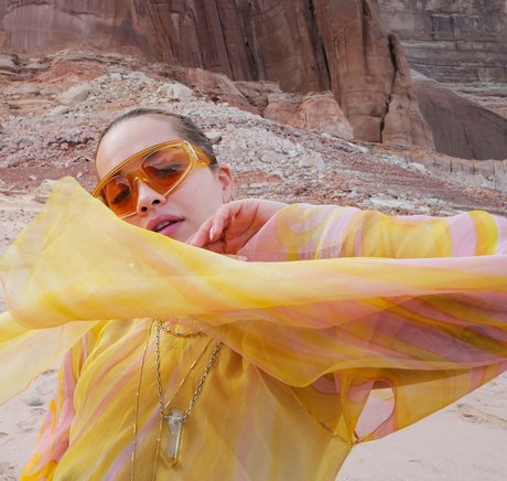 軍事オンリーファンズ 無料ポルノ 写真