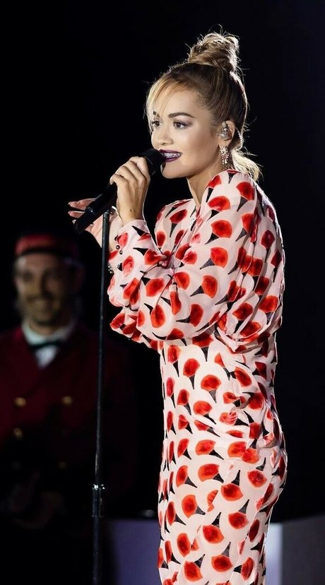 ニューハーフが男とセックスするオンリーファンズ えろた 画像