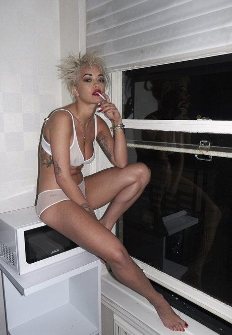 アジアン潮吹き オンリーファンズ 素敵 写真