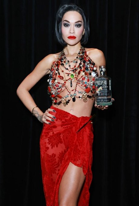 JOI 熟女 オンリーファンズ アートxxx 写真