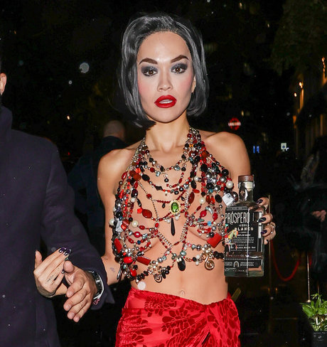 濃厚なヌードオンリーファンズ エロチック ギャラリー