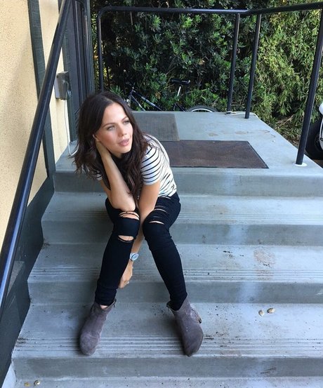 Tammin Sursok ポルノスター セックス 写真