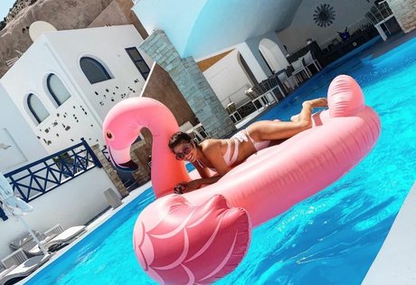 Marie Avgeropoulos 可愛いモデル 画像