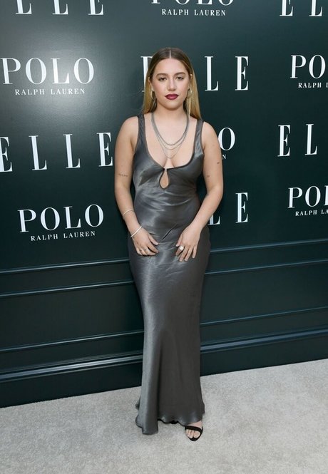 メコスジのオンリーファンズ 裸 写真