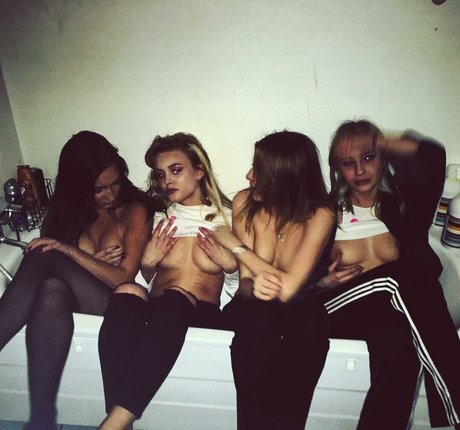 熟女アナルオンリーファンズ ホットxxx 画像