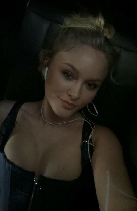 Zara Larsson プロフィール写真