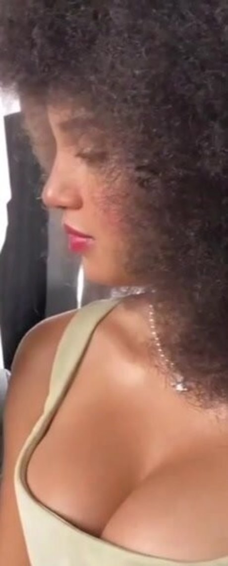 Sofia Wylie 限定モデル 写真