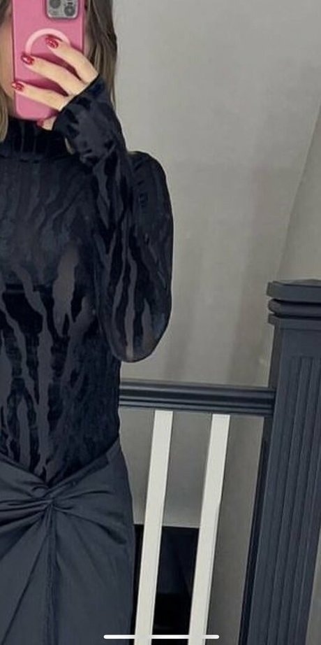 Frankie Bridge セクシーモデル 写真