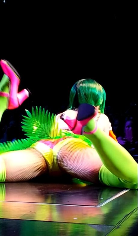 エボニーサマーオンリーファンズ 可愛い ギャラリー