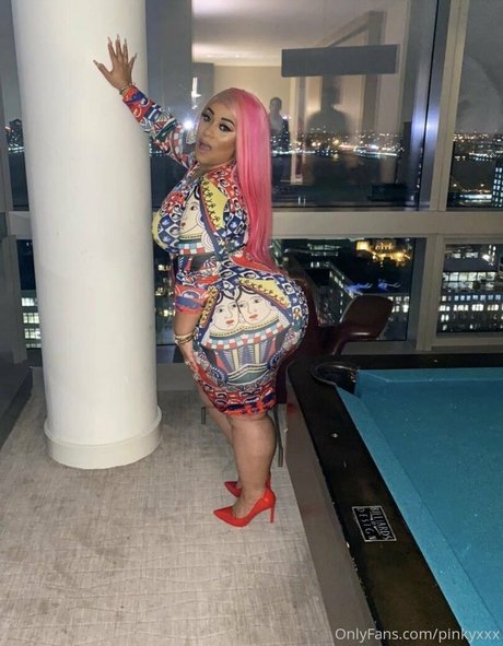 エモな痴女オンリーファンズ パーフェクト 写真