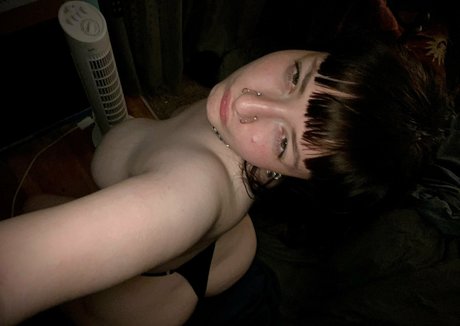 agoraphothicc 裸のスター ギャラリー