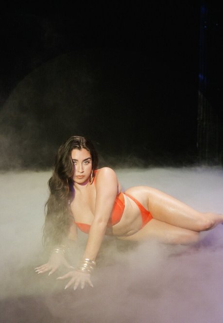 Lauren Jauregui ポルノスター 美しい アーカイブ