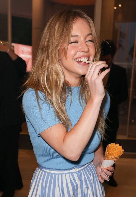 ぽっちゃり妊婦オンリーファンズ エロチック 写真