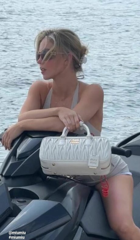 美しいロシアのオンリーファンズ 美しい裸 写真