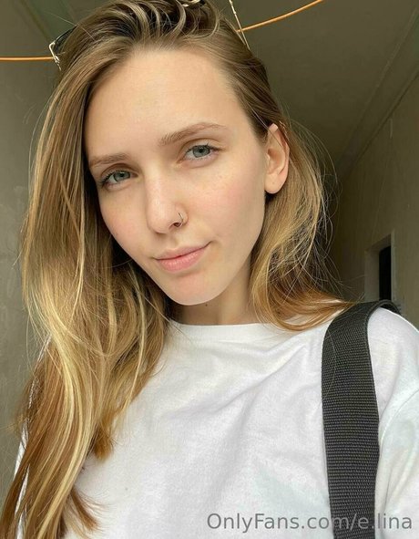 赤毛の痩せたオンリーファンズ 無料裸 画像