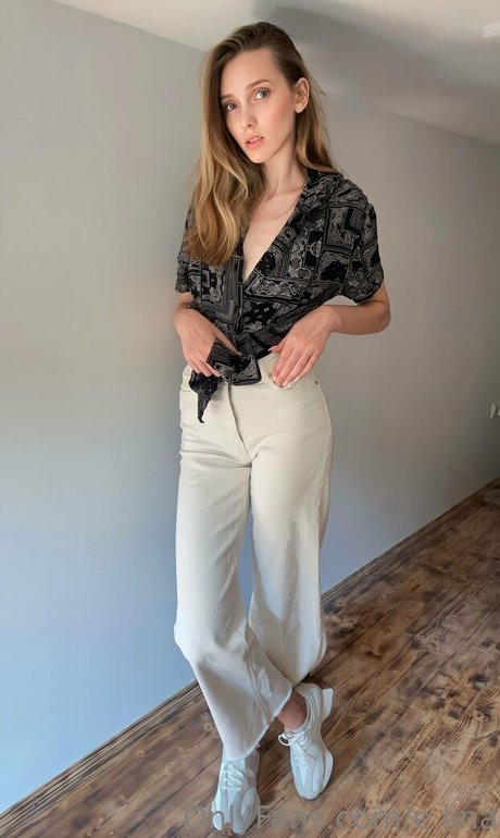 e lina 完璧なスター 写真