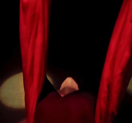 金髪のホットな妻オンリーファンズ トップ 画像