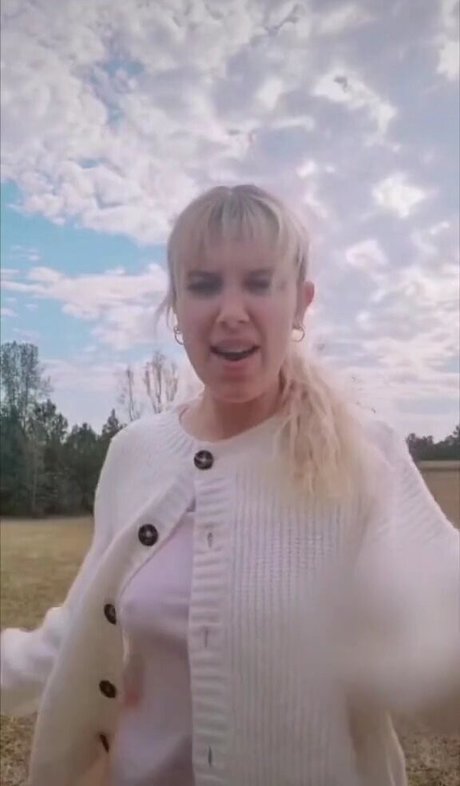 セクシーなブルネットのオンリーファンズ アートポルノ 写真