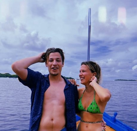 乳首オーガズム オンリーファンズ 素敵 写真