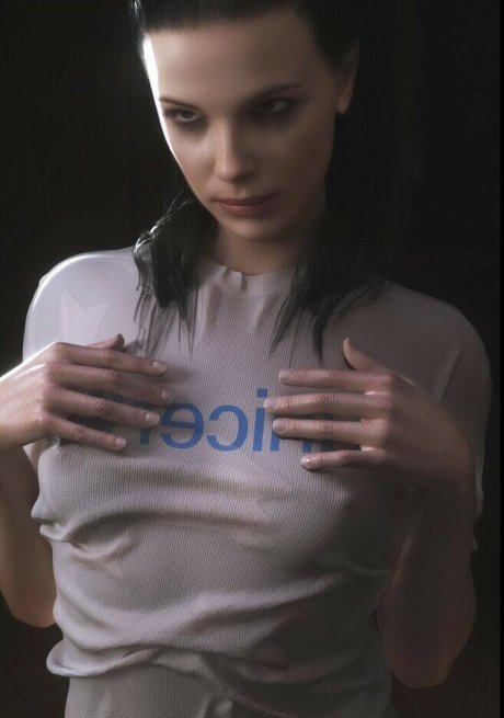 Millie Bobby Brown ホットなポルノスター 写真