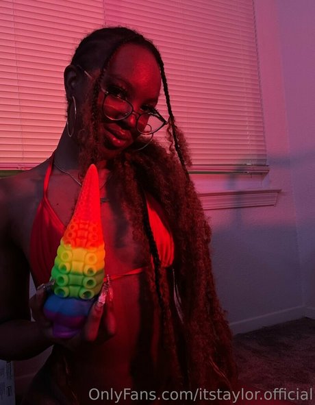 itstaylor official 独占ポルノスター 画像