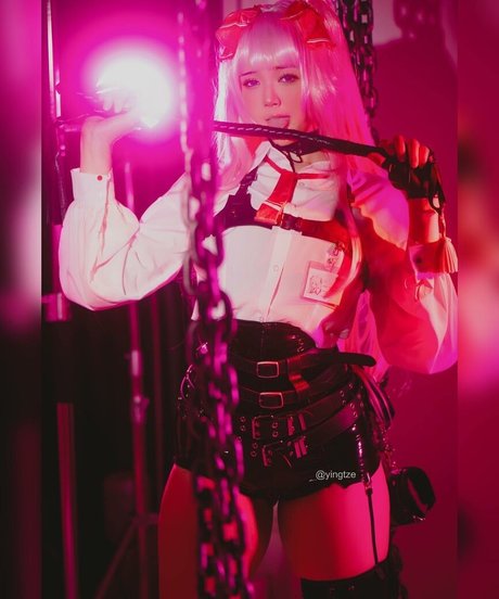 Ying Tze エロティックモデル 画像